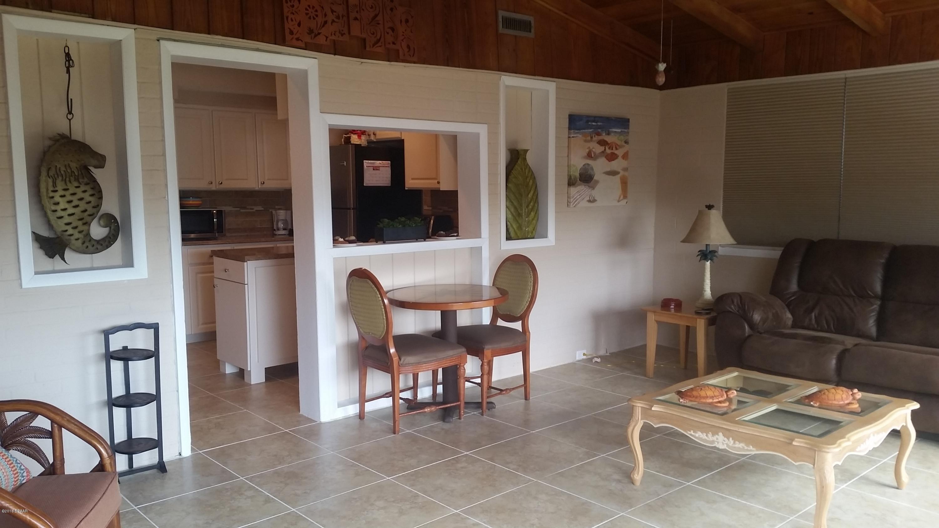 583 Robin Road Ormond Beach, FL 32176 - Photo 10 of 23 Family Room