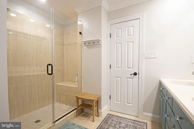 a view of backyard with a garden and trees