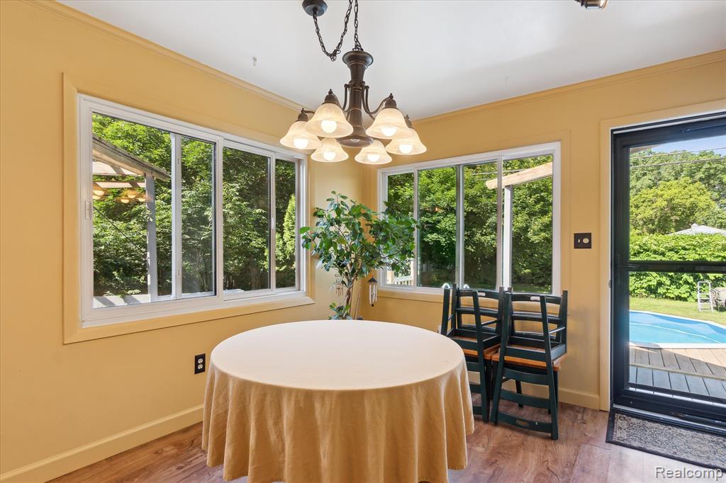 265 Airport Road Waterford, MI 48327 - Photo 15 of 47 Gallery Image 15