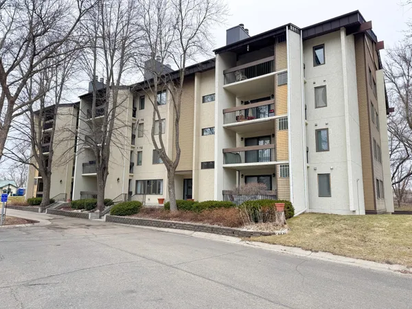 $143,000 | 200 Willow Court, Unit 2A, Fergus Falls, MN 56537