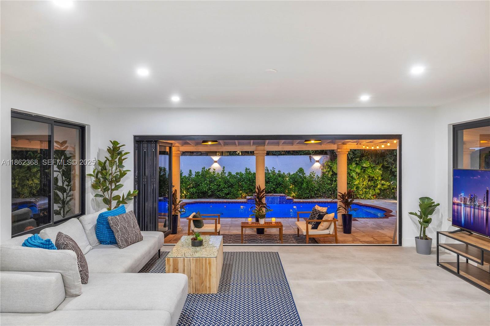 341 Southwest 21st Road Miami, FL 33129 - Photo 13 of 36