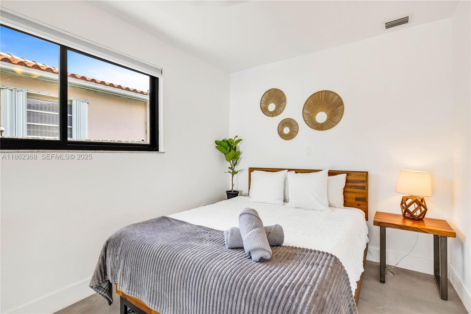 341 Southwest 21st Road Miami, FL 33129 - Photo 23 of 36