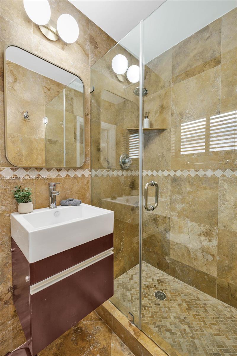 341 Southwest 21st Road Miami, FL 33129 - Photo 25 of 36