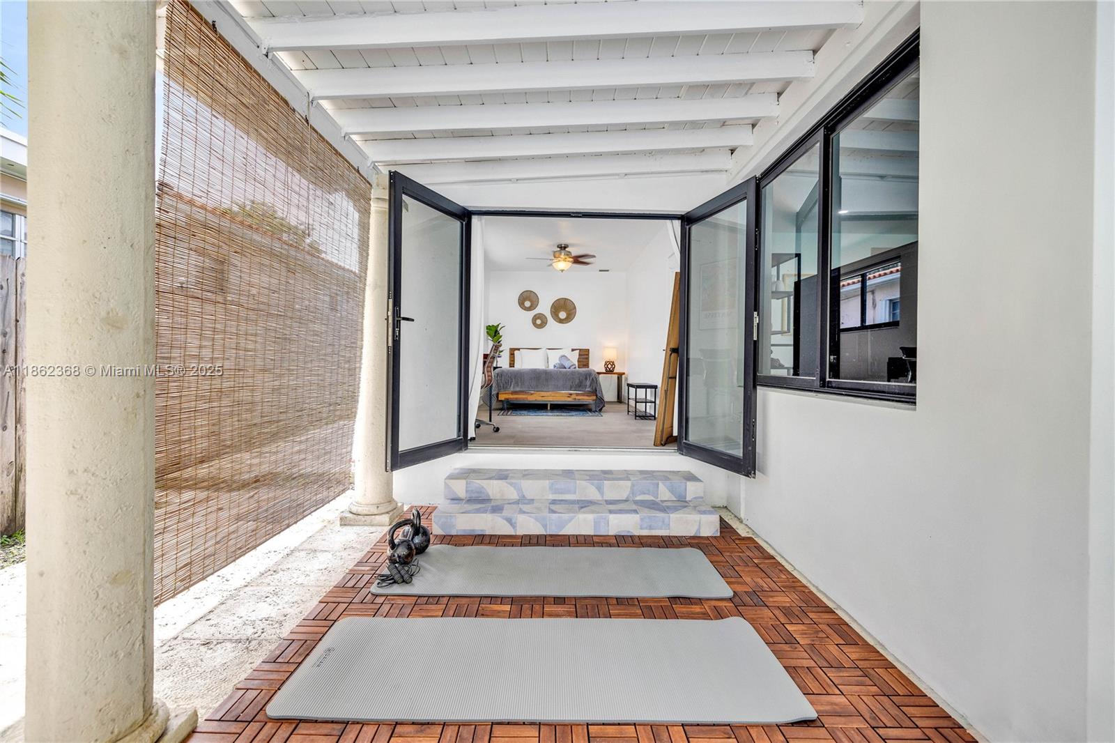 341 Southwest 21st Road Miami, FL 33129 - Photo 26 of 36 a bathroom with a bathtub and a shower