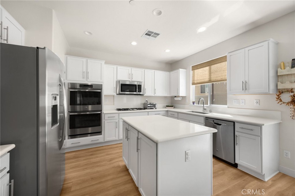 10964 Knoxville Way Riverside, CA 92503 - Photo 11 of 24