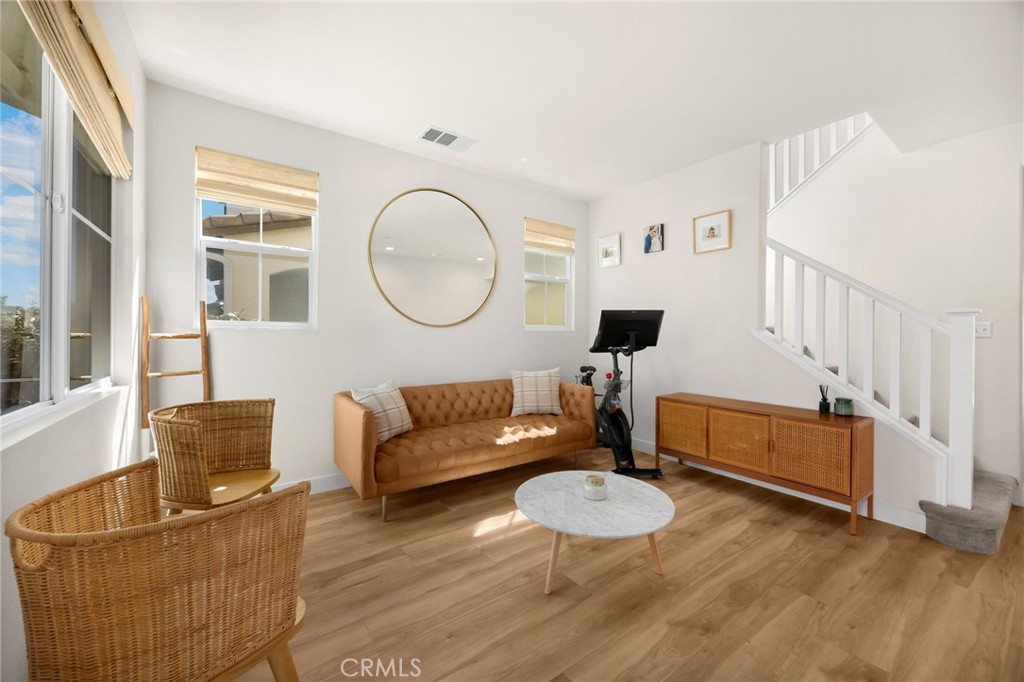 10964 Knoxville Way Riverside, CA 92503 - Photo 3 of 24