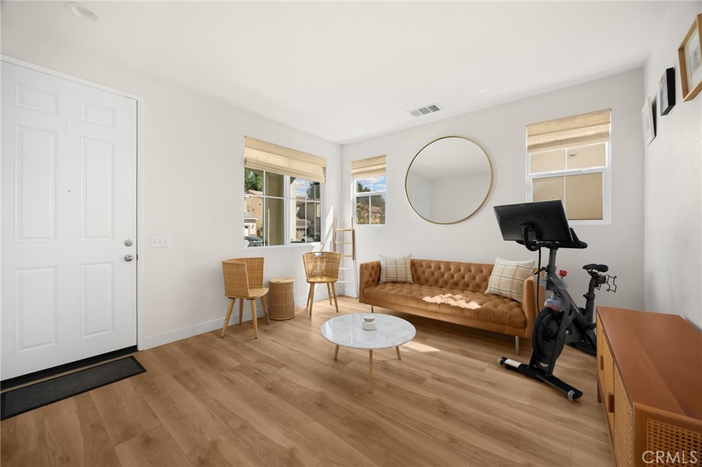 10964 Knoxville Way Riverside, CA 92503 - Photo 4 of 24