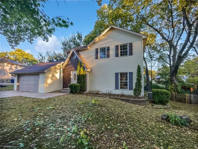 $307,000 | 7518 Northwest 76 Place, Kansas City, MO 64152