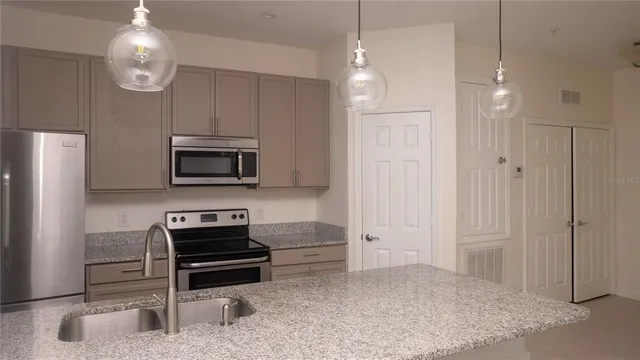 $2,050 | 6466 Cava Alta Drive, Unit 101, Orlando, FL 32835