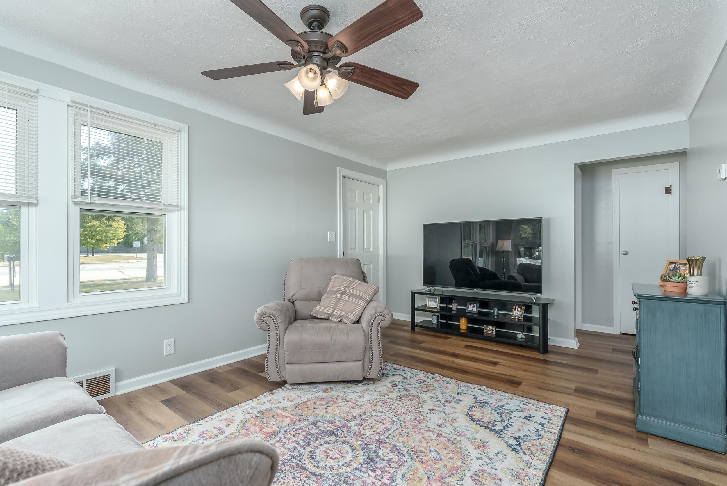10032 Portage Road Portage, MI 49002 - Photo 5 of 41 Portage_Rd_10032_Portage_49002-4