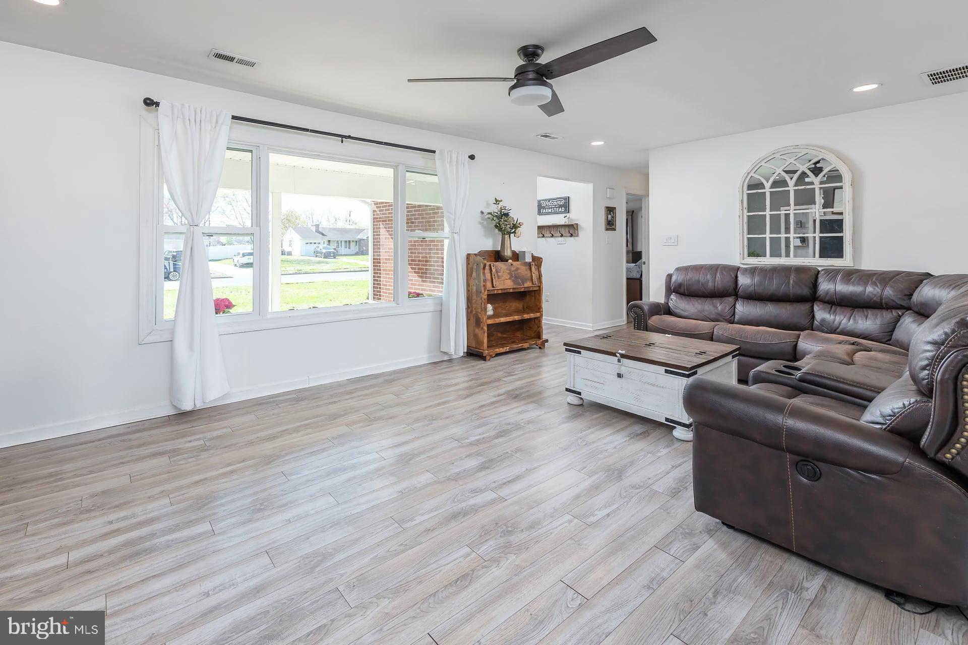 427 Birch Drive Mickleton, NJ 08056 - Photo 4 of 26 Recessed lighting and ceiling fan!