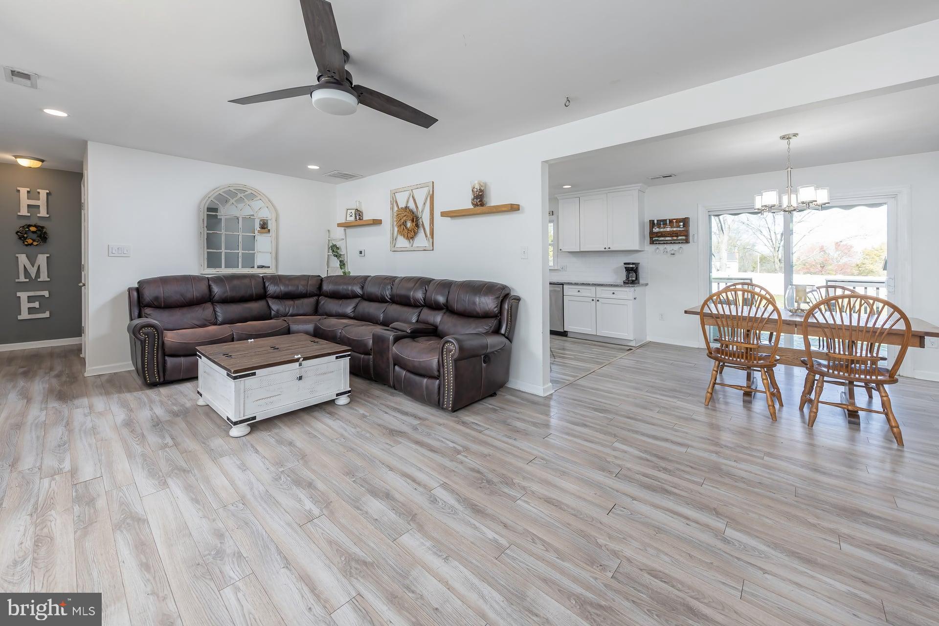 427 Birch Drive Mickleton, NJ 08056 - Photo 6 of 26 Open Concept living!