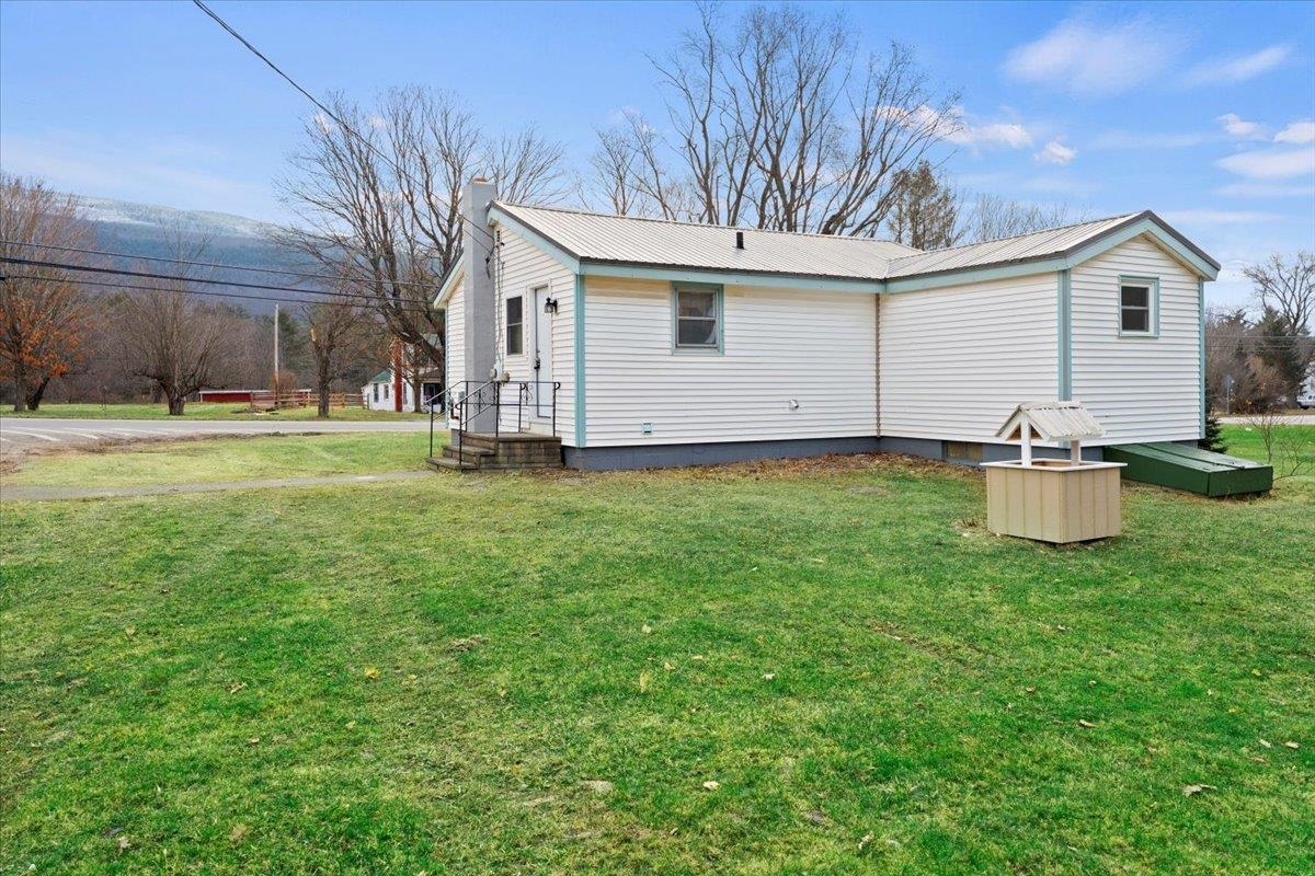 1652 East Road Bennington, VT 05201 - Photo 3 of 30