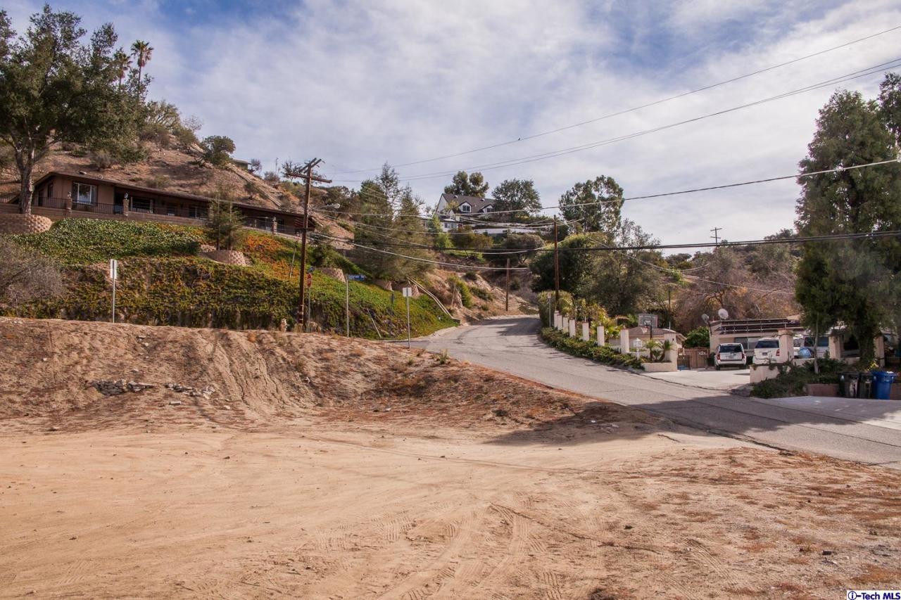 Estepa Drive Tujunga, CA 91042 - Photo 3 of 9 Gallery Image 3