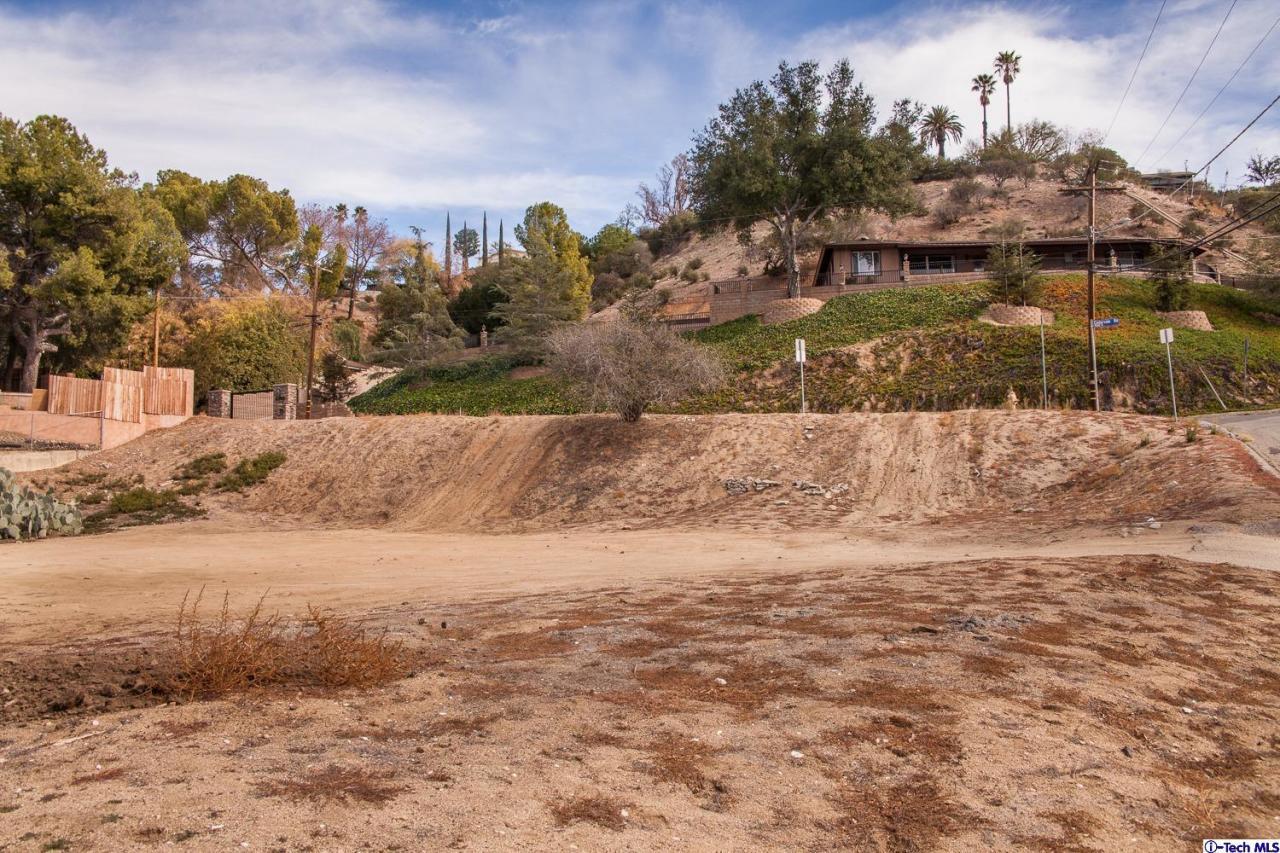 Estepa Drive Tujunga, CA 91042 - Photo 5 of 9 Gallery Image 5