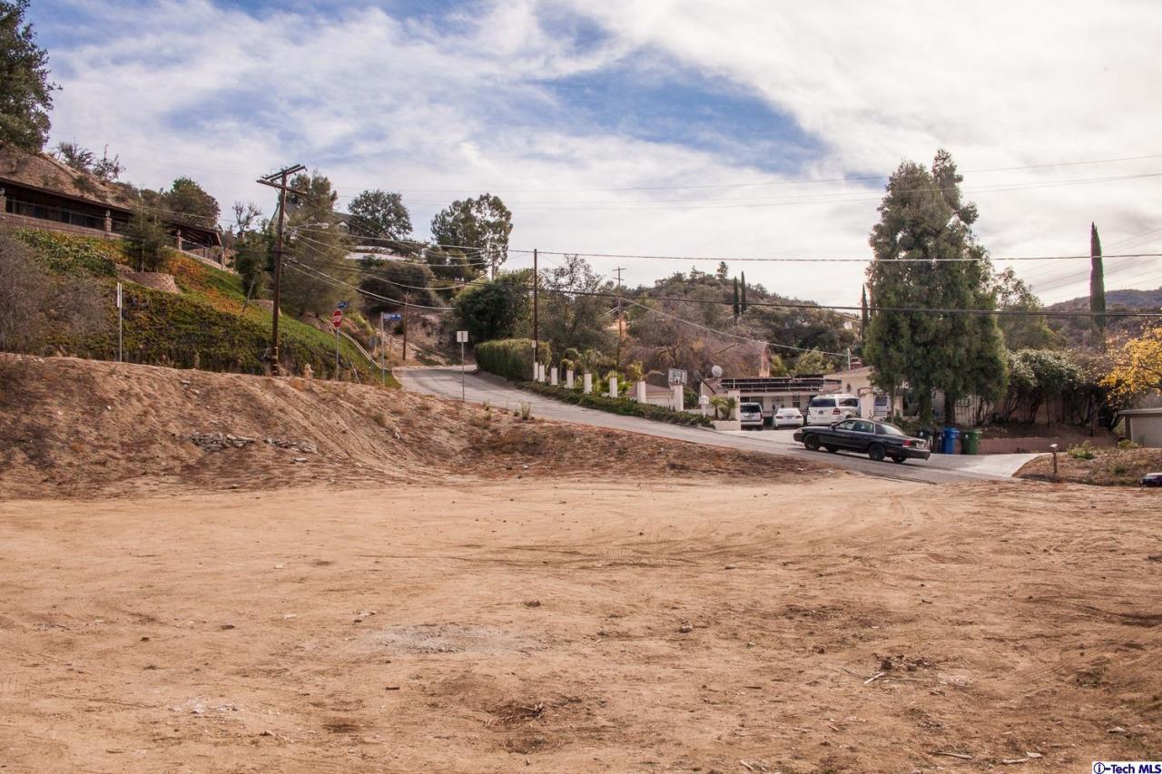 Estepa Drive Tujunga, CA 91042 - Photo 8 of 9 Gallery Image 8