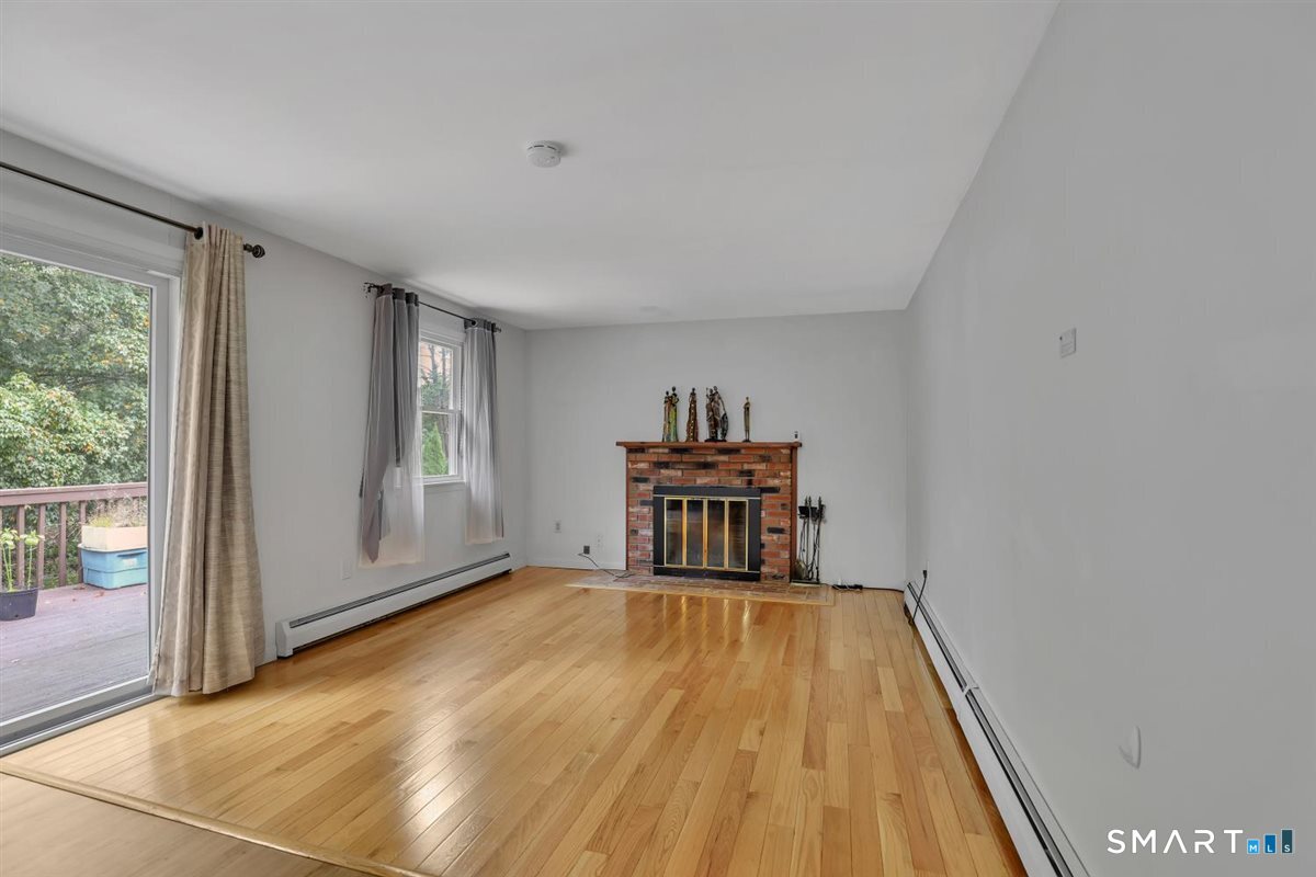 103 Grissom Road Manchester, CT 06042 - Photo 10 of 34 Gallery Image 10