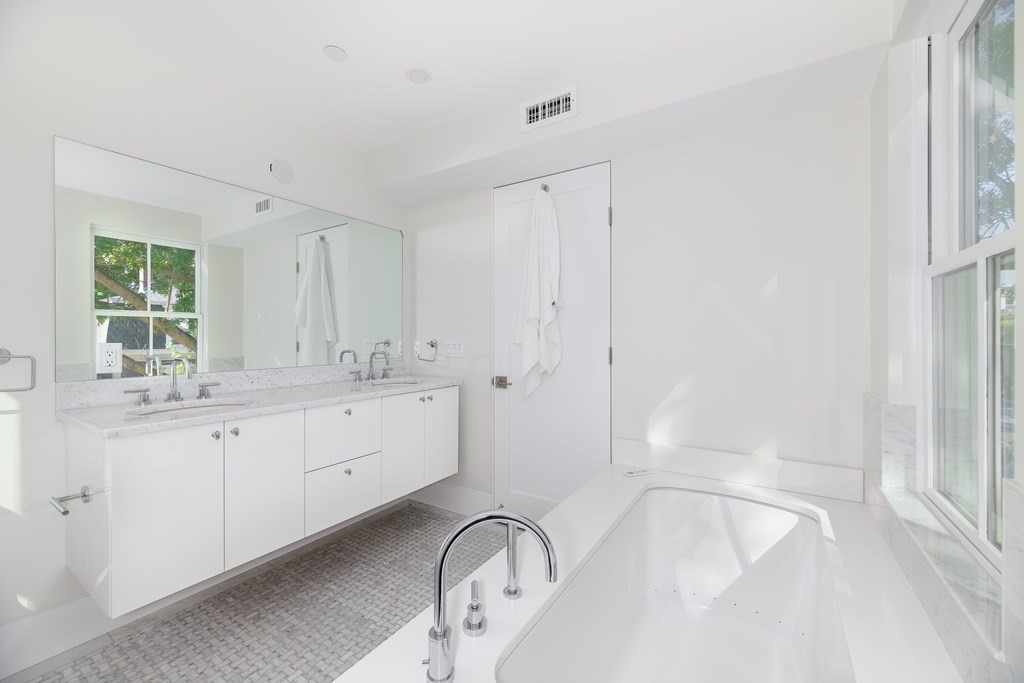 75 Inman Street, Unit 75 Cambridge, MA 02139 - Photo 14 of 25 Gallery Image 14