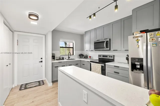 $193,000 | 10444 Northwest 30th Court, Unit 202, Sunrise, FL 33322