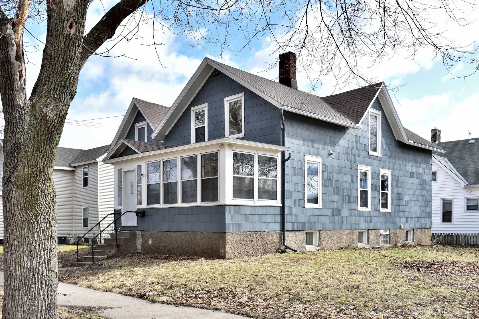 226 Market Street Winona, MN 55987 - Photo 15 of 29 2 Front & Side View