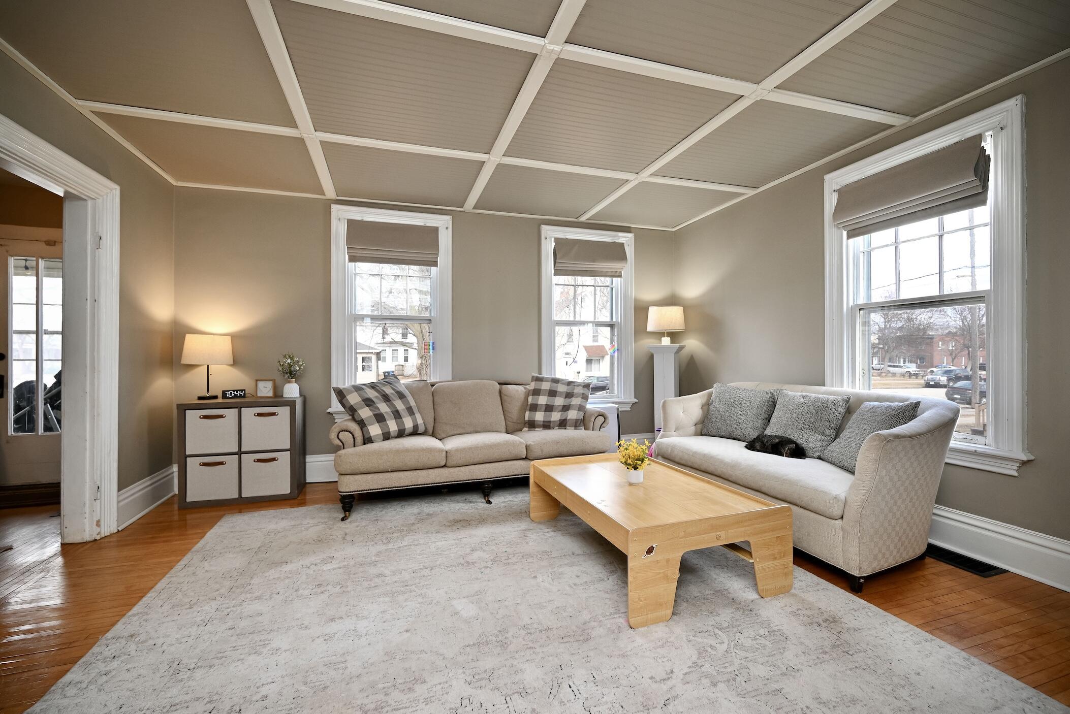 226 Market Street Winona, MN 55987 - Photo 5 of 29 4 Living Room I