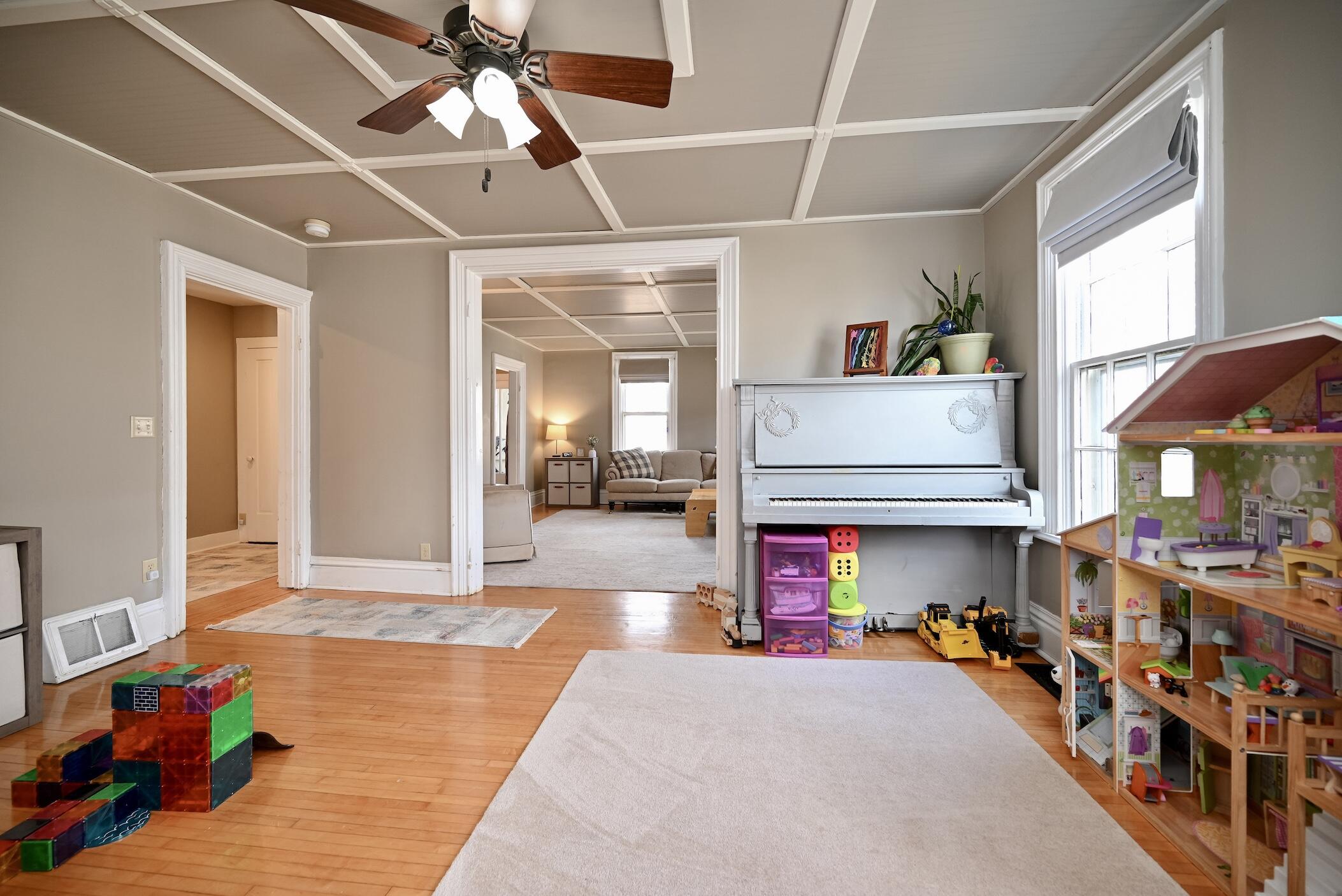 226 Market Street Winona, MN 55987 - Photo 8 of 29 7 Dining Room II