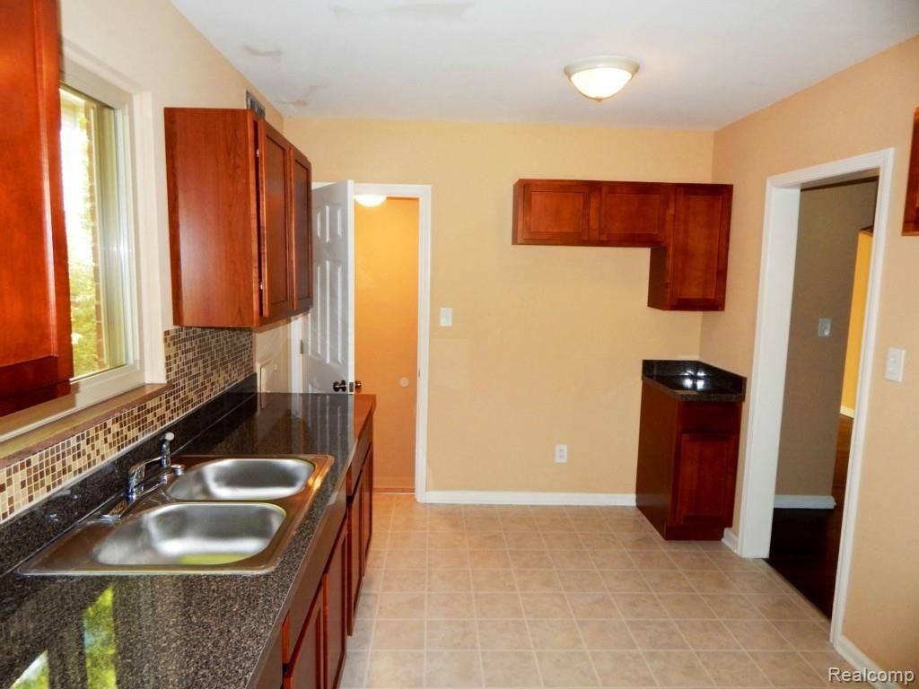 14567 Greenview Road Detroit, MI 48223 - Photo 9 of 13 012.jpg