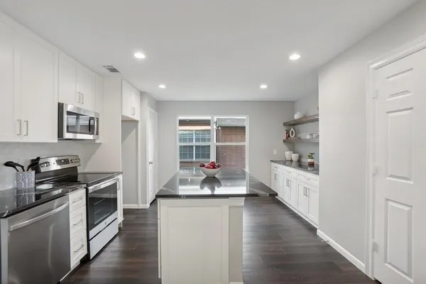 $3,100 | 10417 Burgundy Drive, Frisco, TX 75035