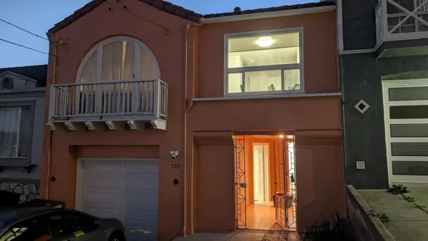 a view of entryway with a front door