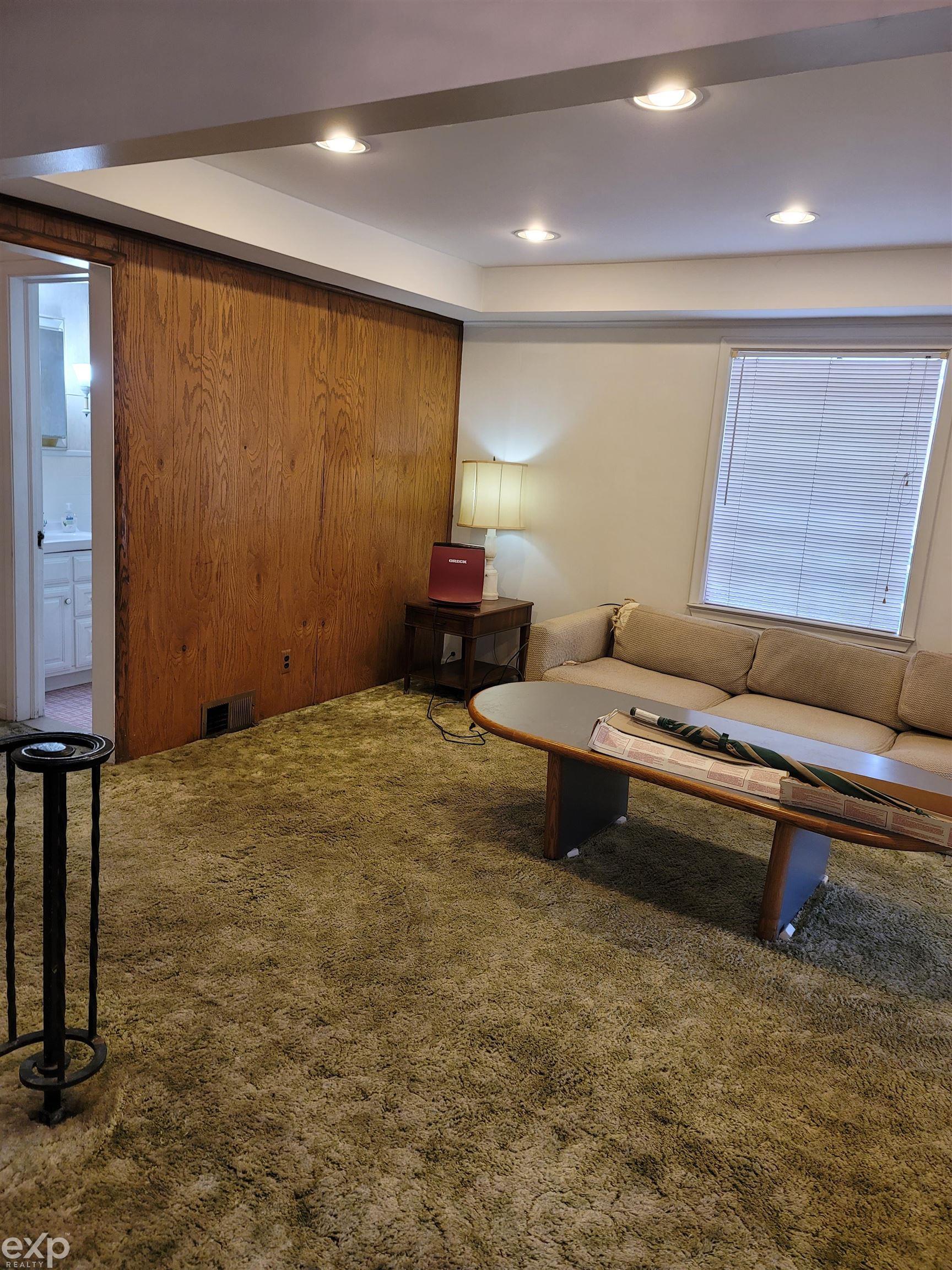 19342 Moross Road Detroit, MI 48224 - Photo 7 of 22 50098324-6.JPG