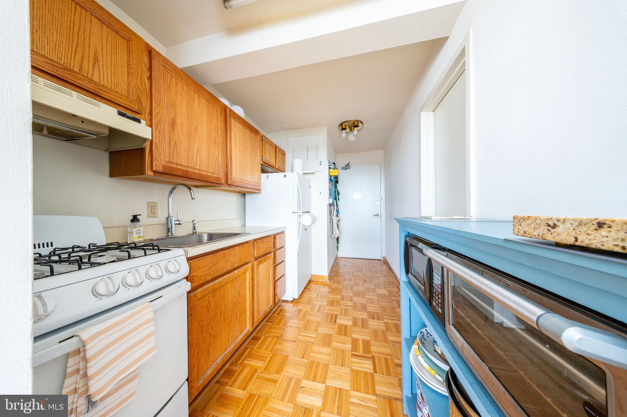 1810 Rittenhouse Square, Unit 1807 Philadelphia, PA 19103 - Photo 8 of 16 Gallery Image 8