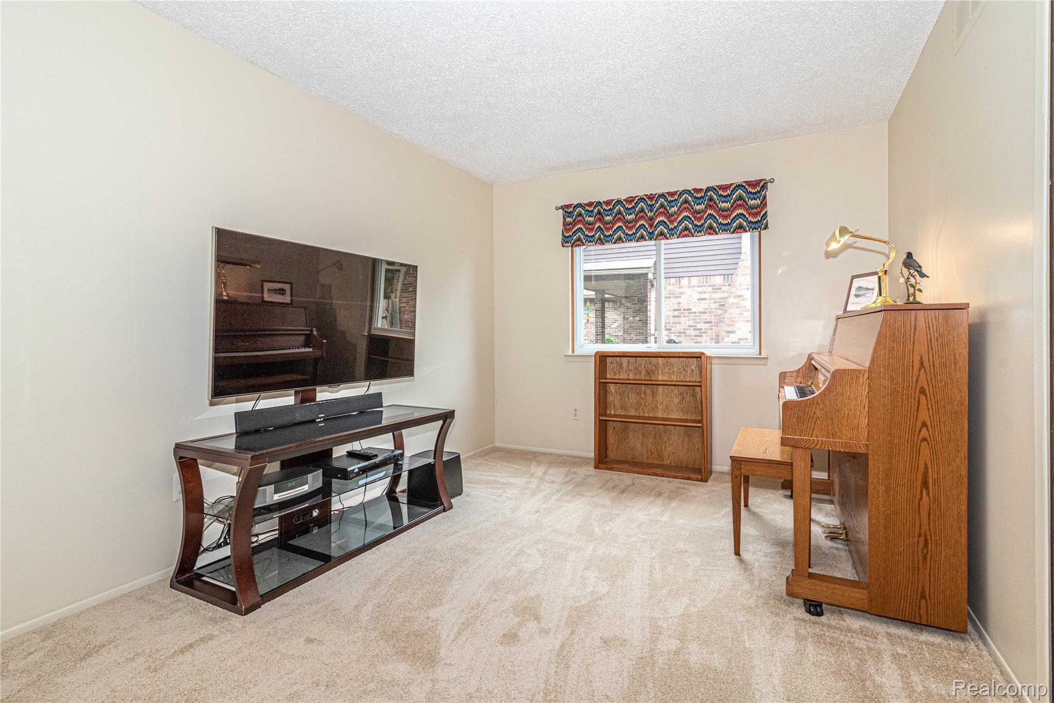45266 Rudgate Road Canton, MI 48188 - Photo 20 of 35 00__17.jpg