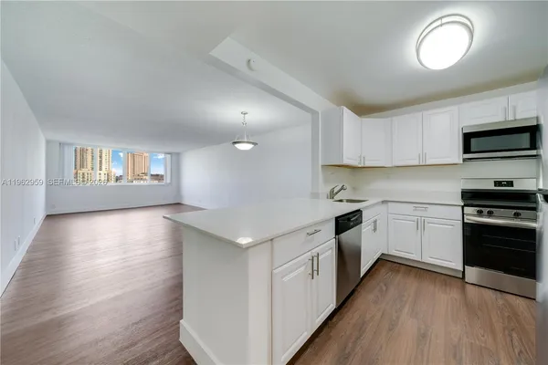 $4,500,000 | 9001-9143 Southwest 77th Avenue, Miami, FL 33156