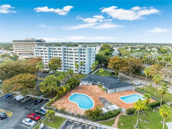 $4,500,000 | 9001-9143 Southwest 77th Avenue, Miami, FL 33156