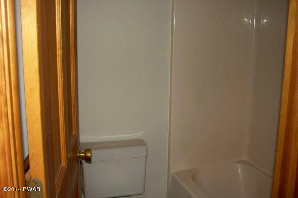 108 Rabbit Run Milford, PA 18337 - Photo 11 of 14 Gallery Image 11