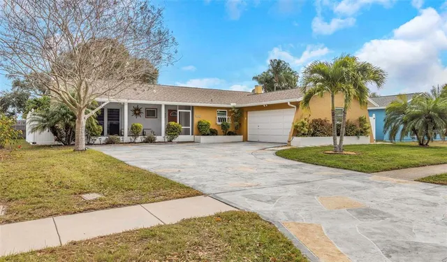 $669,900 | 8909 118th Way, Seminole, FL 33772