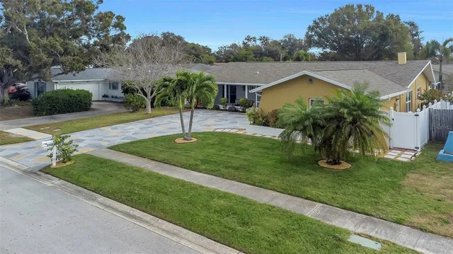 $669,900 | 8909 118th Way, Seminole, FL 33772