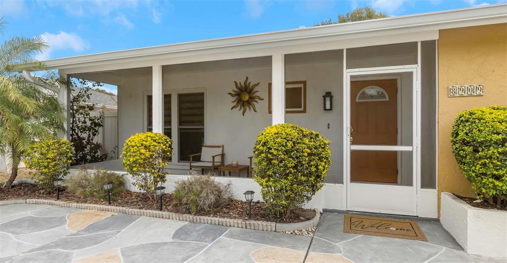 8909 118th Way Seminole, FL 33772 - Photo 5 of 58