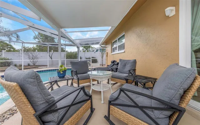 $669,900 | 8909 118th Way, Seminole, FL 33772