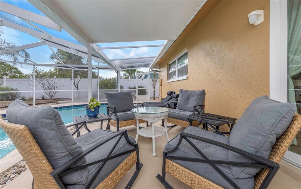 8909 118th Way Seminole, FL 33772 - Photo 9 of 58