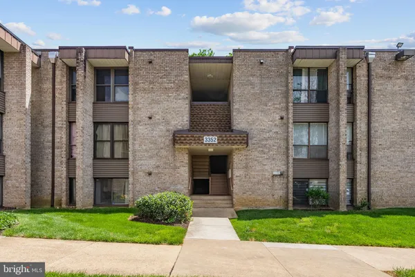 $2,250 | 3352 Huntley Square Drive, Unit T, Temple Hills, MD 20748