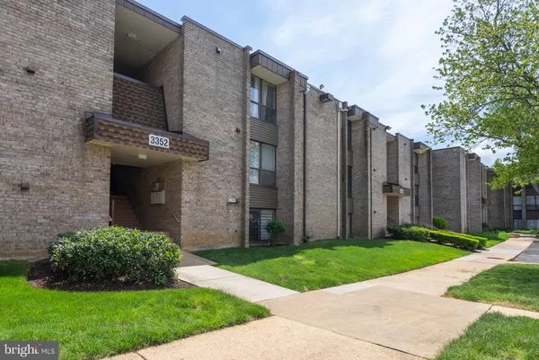 $2,250 | 3352 Huntley Square Drive, Unit T, Temple Hills, MD 20748