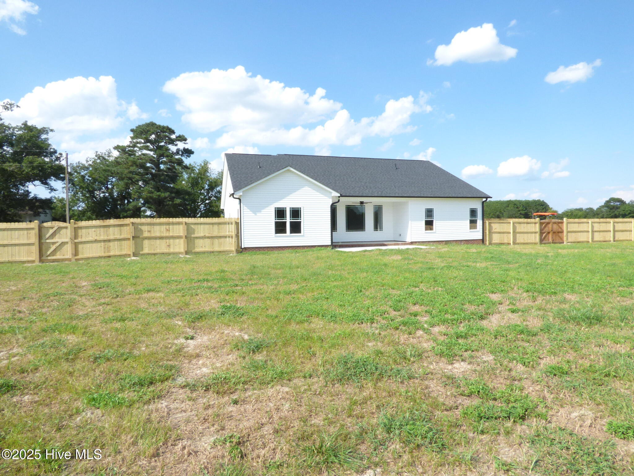 614 Tart Town Road Dunn, NC 28334 - Photo 26 of 33 P1120540