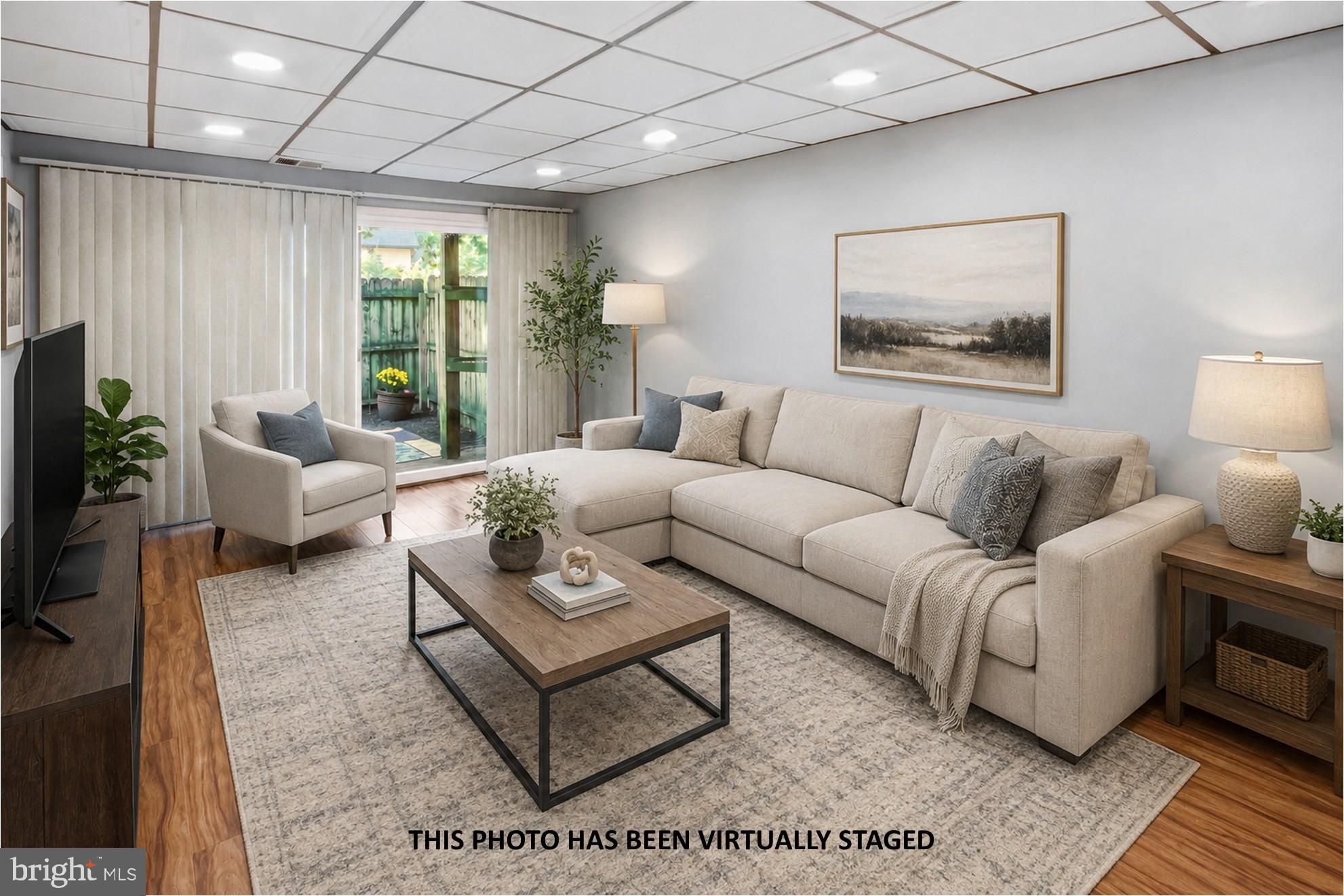 141 Chelsea Circle Clementon, NJ 08021 - Photo 2 of 17 Living Room virtually staged