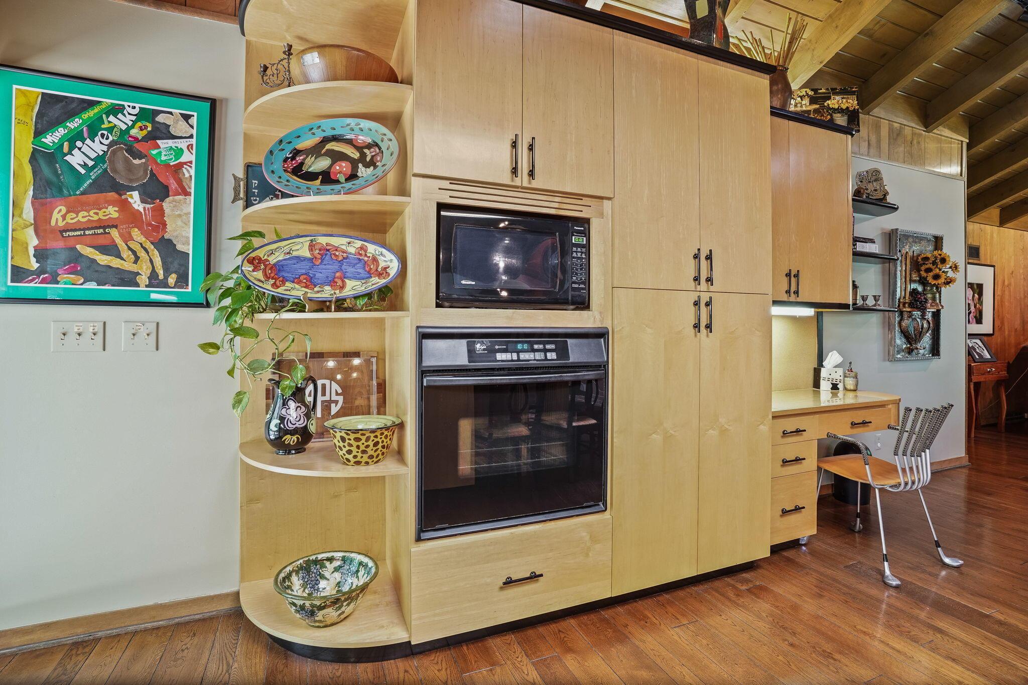 5866 Whitman Road Columbus, OH 43213 - Photo 24 of 51 Built In Appliances