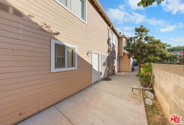 $2,500 | 14112 Delano Street, Unit 3, Van Nuys, CA 91401