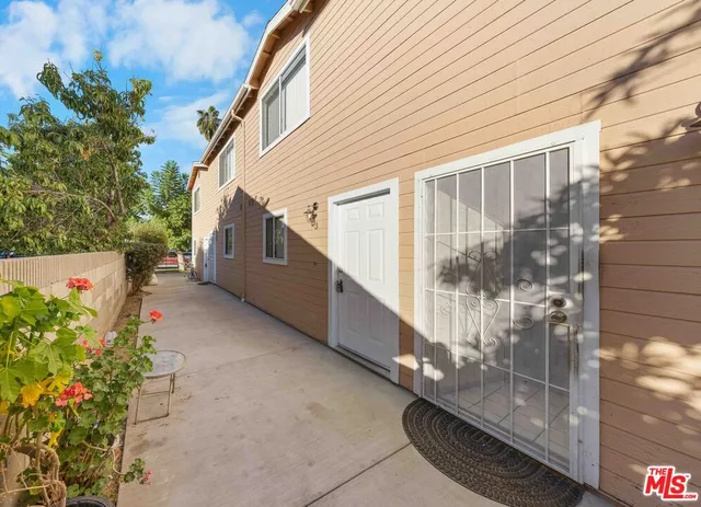 $2,500 | 14112 Delano Street, Unit 3, Van Nuys, CA 91401