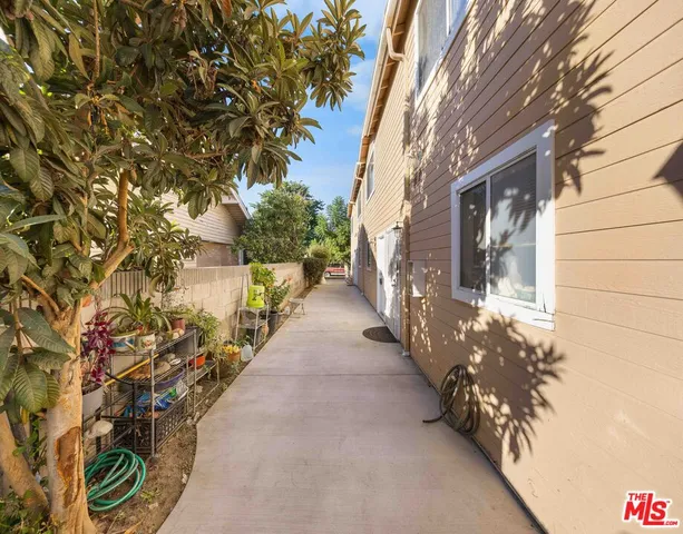 $2,500 | 14112 Delano Street, Unit 3, Van Nuys, CA 91401