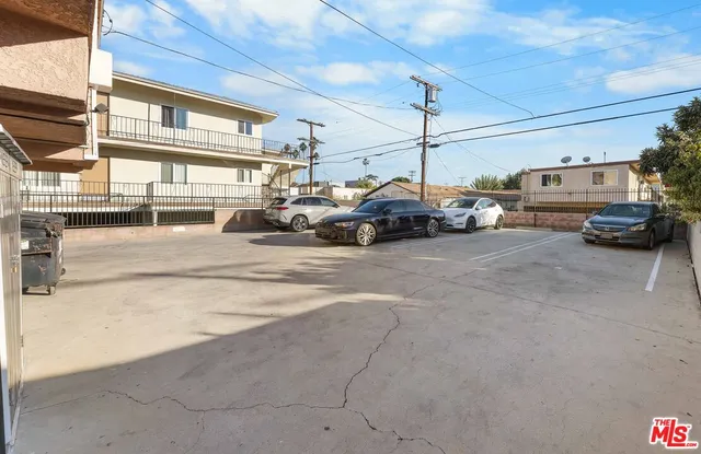 $2,500 | 14112 Delano Street, Unit 3, Van Nuys, CA 91401