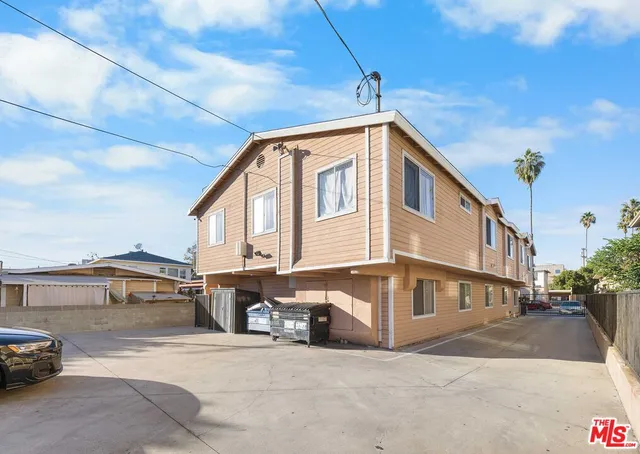 $2,500 | 14112 Delano Street, Unit 3, Van Nuys, CA 91401